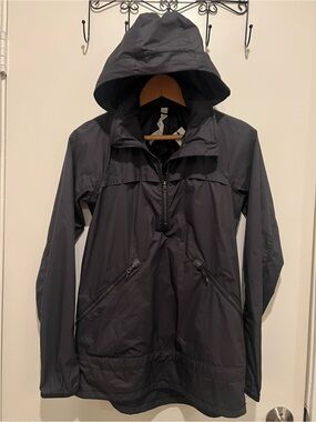 lululemon athletica “Miss Misty” Lightweight Hooded Pullover Running Jacket Sz 4